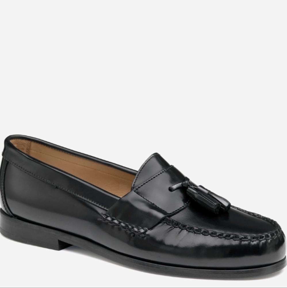 Black leather loafer mens tassel Johnston & Murphy size 8